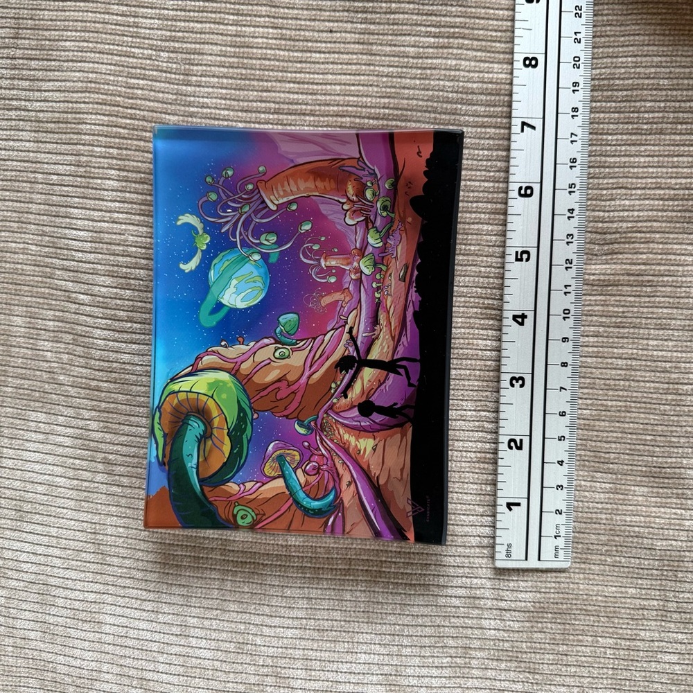 Glass Rick and Morty Cannabis Tobacco Rolling Tray - Picture 3 of 11